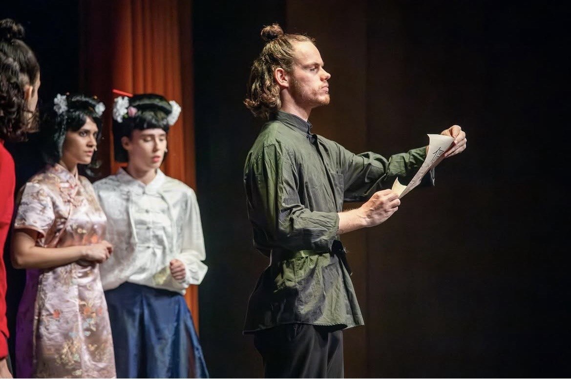 Cena familiar emotiva